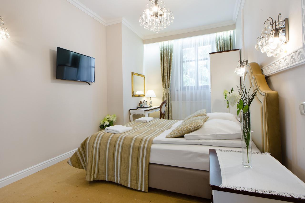 Aparthotel Dwor Hetman Jarosław Esterno foto