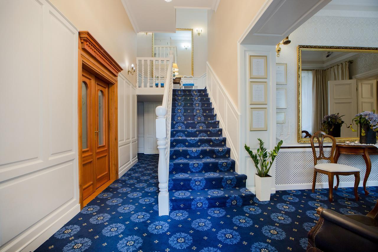 Aparthotel Dwor Hetman Jarosław Esterno foto