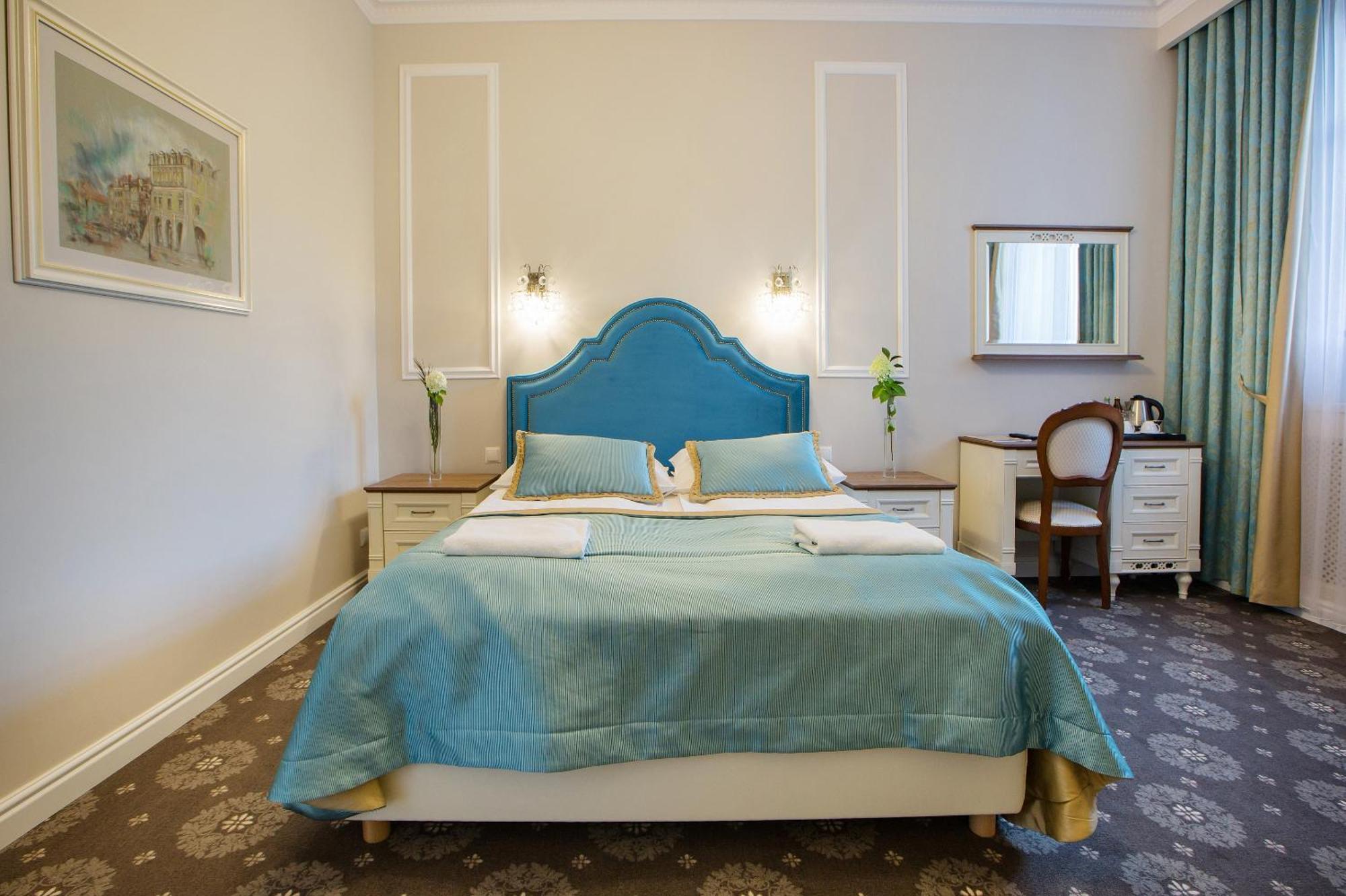 Aparthotel Dwor Hetman Jarosław Esterno foto