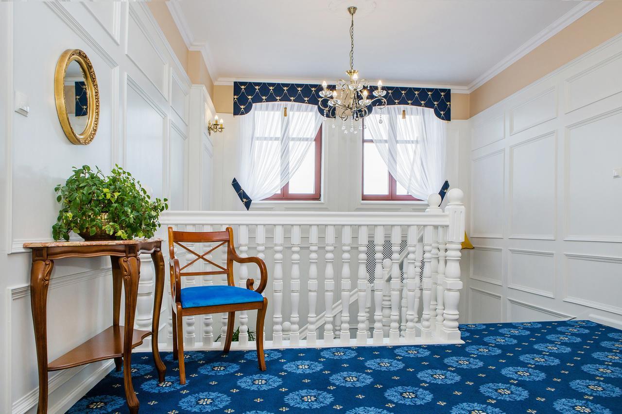 Aparthotel Dwor Hetman Jarosław Esterno foto