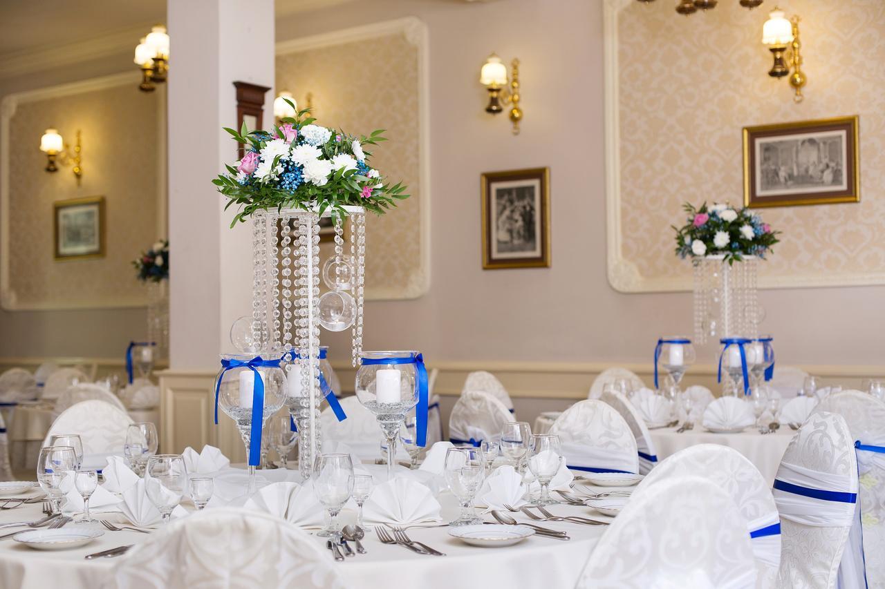Aparthotel Dwor Hetman Jarosław Esterno foto
