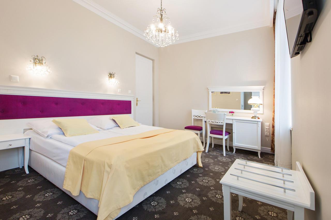 Aparthotel Dwor Hetman Jarosław Esterno foto